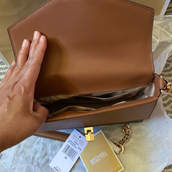 Michaels Kors purse/cross body - Picture 4 of 4